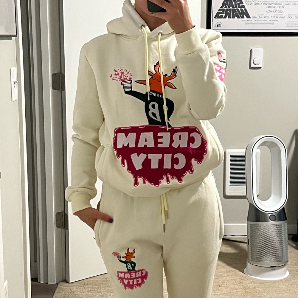 CREAM Milwaukee Bucks Sweatshirt